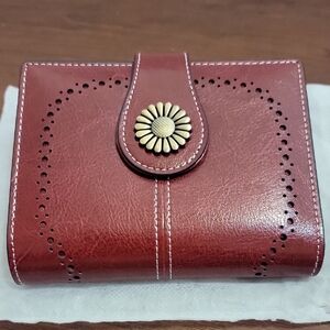 Lavemi Leather Women's Wallet RFID Safe NWOT